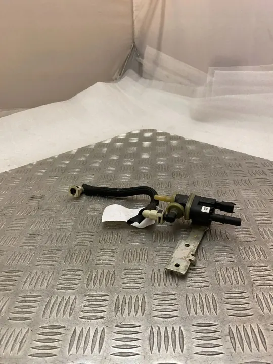 Válvula turbo Maserati Levante OEM 670106836 image 3