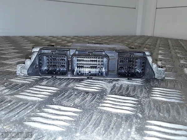 2007 Ford Focus ECU 1.6 Diesel 7M5112A650UC image 3