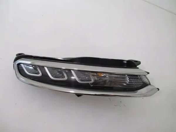 Farol LED direito OEM 9820877880 para Citroen C3 III image 2