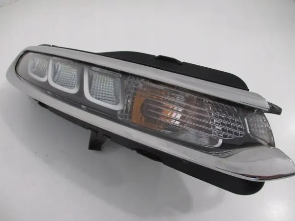 Farol LED direito OEM 9820877880 para Citroen C3 III image 6