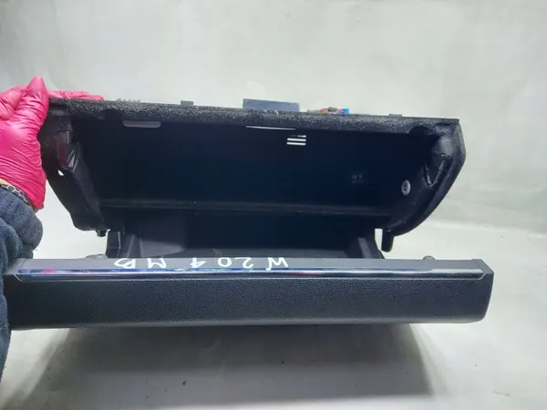 Guante pasajero Mercedes W204 OEM A2046802691 image 7