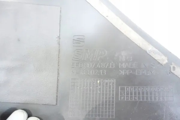 SEAT OEM 5F0807487B Moldura Para-choques Traseira - Usado image 6