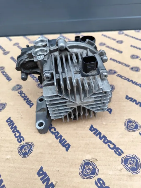 Bomba de aceite Mahle OEM 2334867 para Scania Super Next Gen image 6