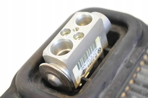 Radiador de Aire Acondicionado BMW X6 (E71, E72) OEM 9187630 image 7