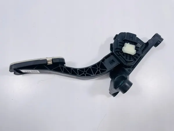 Gaspedal KIA NIRO II 1.6 GDI Hybrid 32700-AT210 image 2