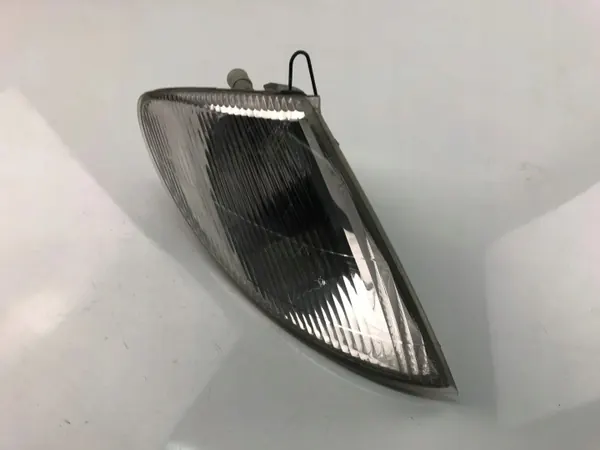 OEM 7700831467 Pisca Para-lama Esquerdo Renault Megane I image 2