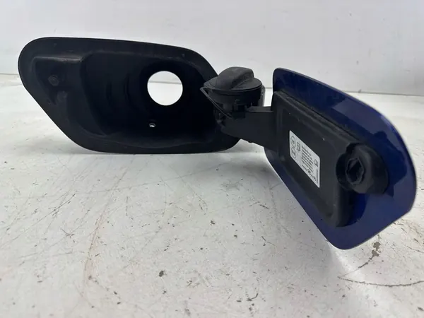 Volkswagen Golf VIII 2023 Bränsletanklock image 4