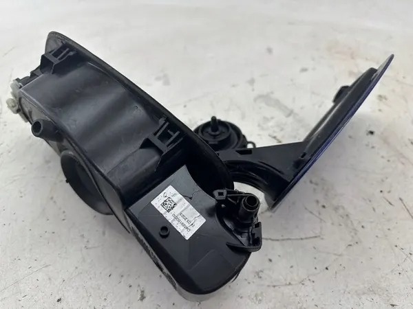 Volkswagen Golf VIII 2023 Bränsletanklock image 6