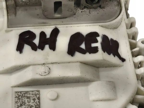 Bakdörrslås höger sida Porsche Macan (95B) OEM 8K0839016G image 7