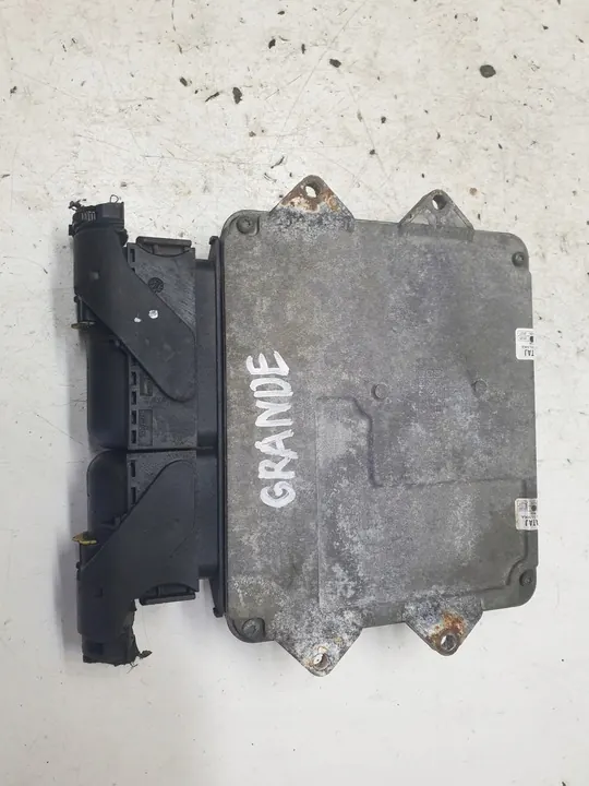 Unité de contrôle moteur Fiat Grande Punto image 2