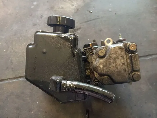 Bomba de direção assistida Saab 9-3 OE 12785125 image 3
