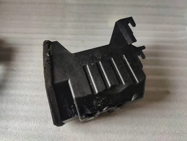 Volvo V60 2.0L Automático OE 32244071 image 1