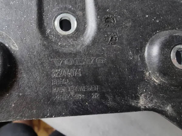 Volvo V60 2.0L Automático OE 32244071 image 3