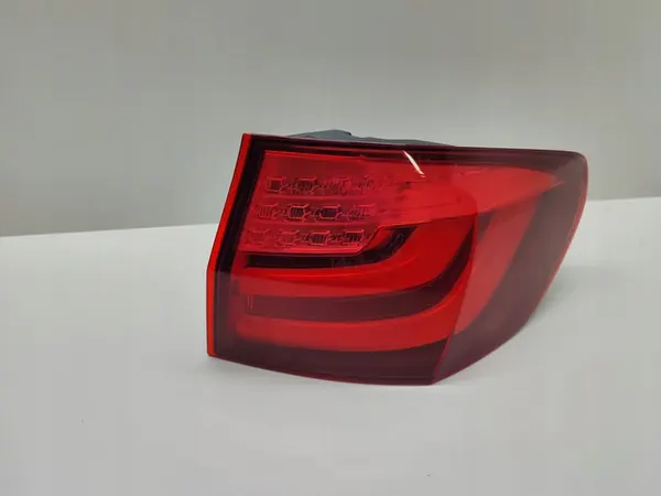 Luz trasera derecha BMW 5 F10 F11 63217203233 image 4
