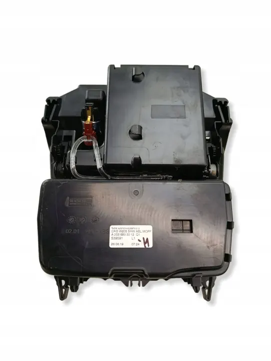 Pieza interior Mercedes-Benz GLC OEM A2056803012 image 3