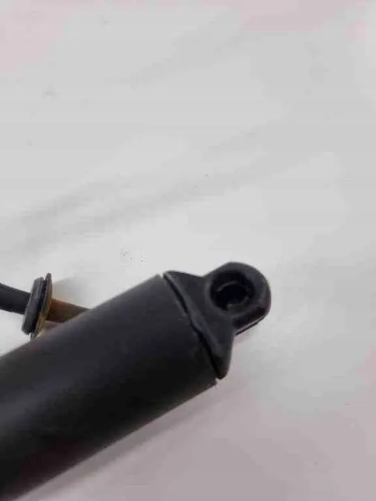 Oikea tavaratilan nostin PORSCHE MACAN 95B 95B827851G image 4