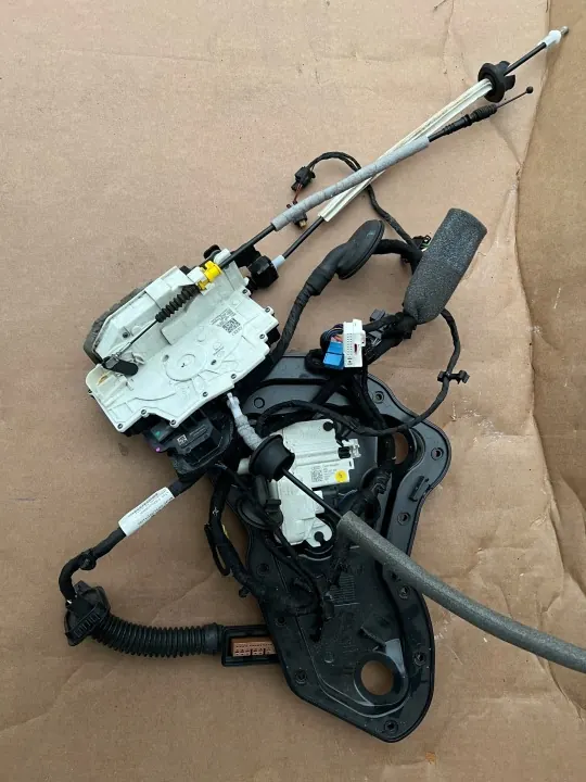 Fechadura Porta Dianteira Esquerda OEM 4N1837015B Audi A8 D5 image 2