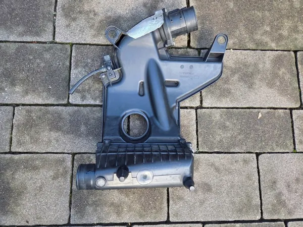 Luftfilterhus OEM 8200882115 för Dacia Renault DCI image 8