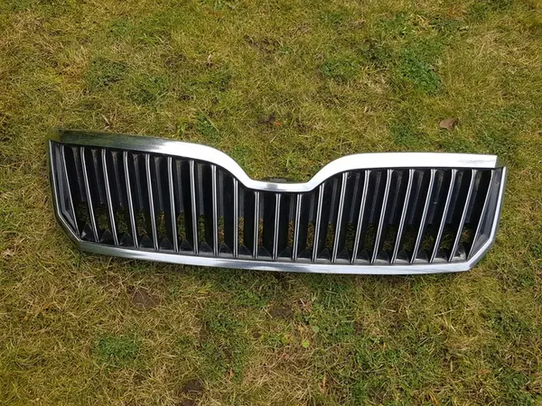 Front Bumper Grill SKODA SUPERB II LIFT 3T0853668B image 2
