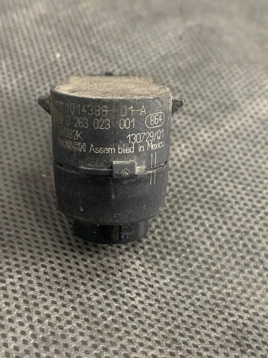 Sensore di parcheggio Tesla Model S image 7