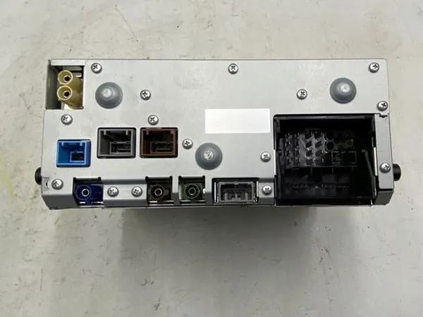 Volvo XC60 S60 V60 Radio Navigation OEM 31466584 image 3