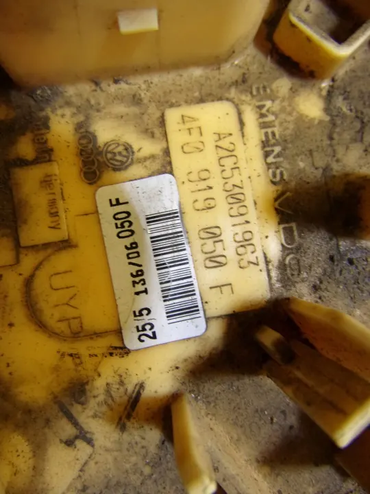 Bomba de combustível Audi A6 C6 OE 4F0919050F image 3