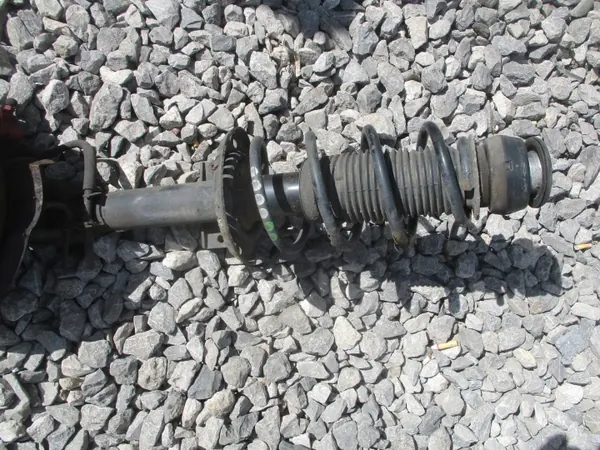Fjäderbenfäste vänster fram OEM för VW Polo V 6R 1.2 B image 3