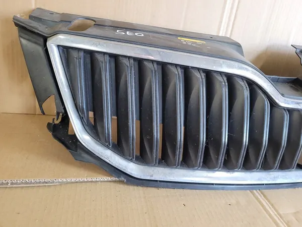 Skoda OE Grille Front 5E0853653 image 3