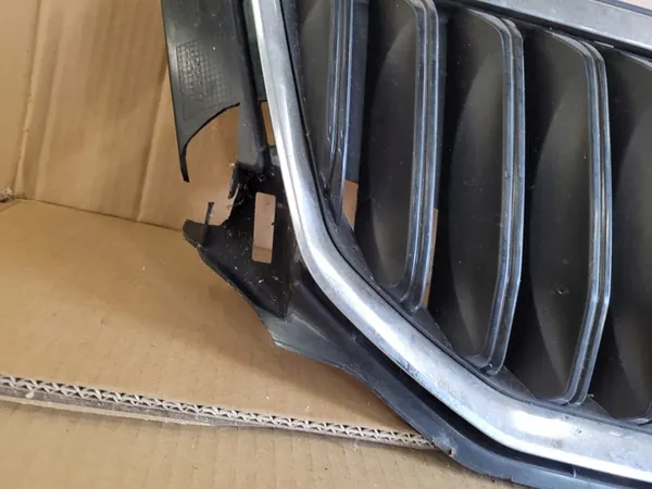 Skoda OE Grille Front 5E0853653 image 4