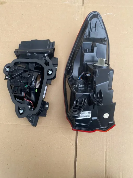 Lámpara LED trasera derecha BMW X2 F39 image 2