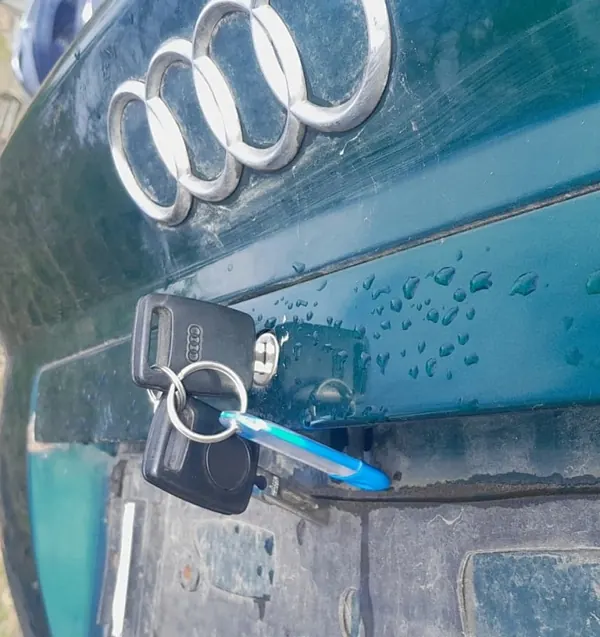 A4B5liftWKŁZAM Lukon Lisäosa Audi A4 B5 Lift 99-01 image 3