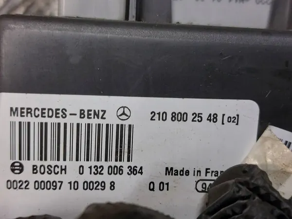 Bomba de fecho central Mercedes W210 image 5