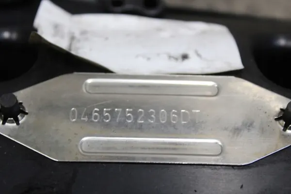 Land Rover Venttiilikansi Vasen OEM 9X2Q9424EA image 3