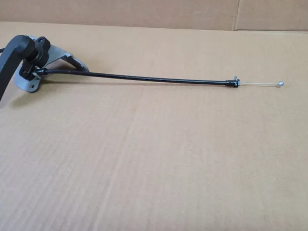 Câble d'ouverture capot OEM 3J0823529A pour VW Passat B9 image 3