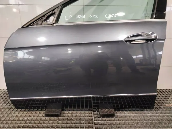 Porta dianteira esquerda OEM AOP45940 para Mercedes Classe E W212 image 3