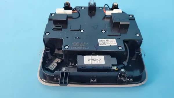 Luz de techo Chery Omoda 5 OEM 605000614AA 605001819AA image 4
