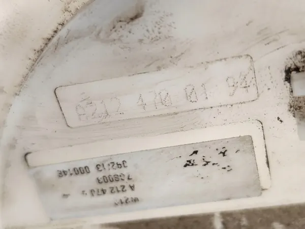 Mercedes-Benz Bränslepump OEM A2124700194 - Begagnad image 7