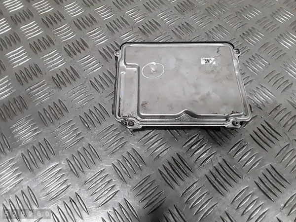 2015 Toyota Avensis ECU 8966105F50 1600TD Käytetty image 4