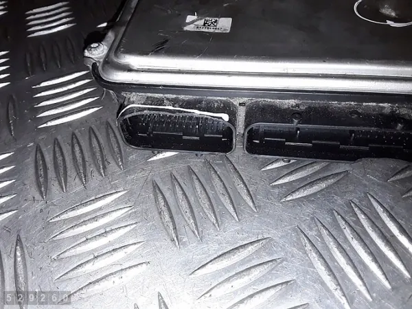 2015 Toyota Avensis ECU 8966105F50 1600TD Käytetty image 5