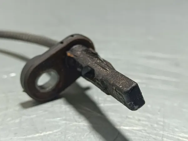 Subaru ABS pyörän nopeusanturi OEM FBZ26317 image 3