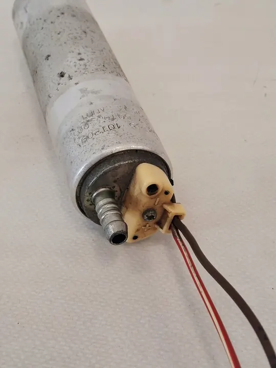 AUDI A6 C6 A4 B8 A5 Brandstofpomp 8K0906095B image 2