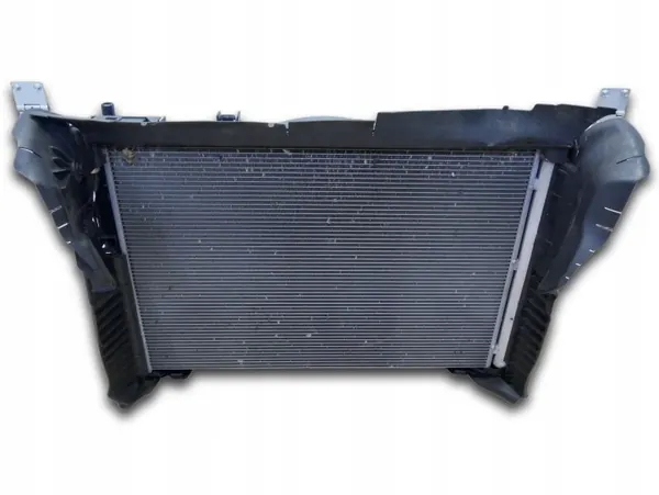 Mercedes E220D W213 Jäähdytinpuhallin OEM image 2