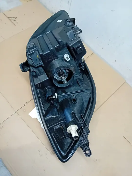 Faros delanteros derecho Valeo 81130-0D120 Toyota Yaris II image 3