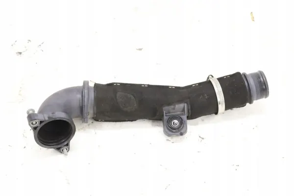 VW Tiguan Intercooler-putki OEM 04L145762AH Käytetty image 2