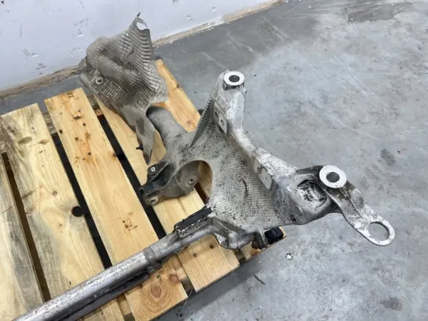 Audi A5 8T A4 B8 Lift 2.0 TDI Dwarslee OEM 8K0423401 image 3