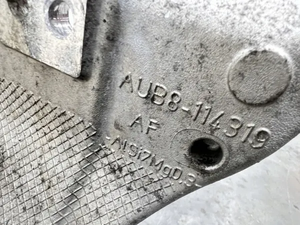 Audi A5 8T A4 B8 Lift 2.0 TDI Dwarslee OEM 8K0423401 image 4