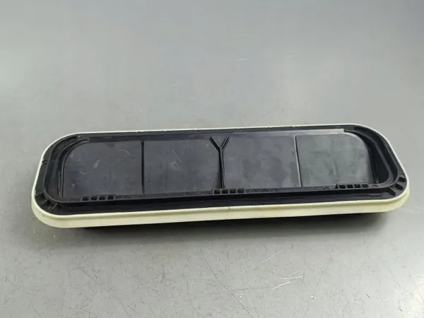 Grille d'aération Kia EV6 OEM FOB41285 - État utilisé image 2