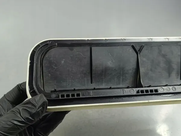 Grille d'aération Kia EV6 OEM FOB41285 - État utilisé image 5