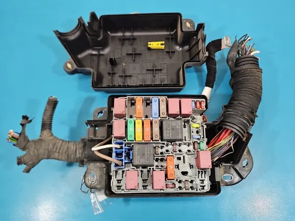 Zekeringkast OEM 51890355 voor Fiat Tipo II 15 image 3