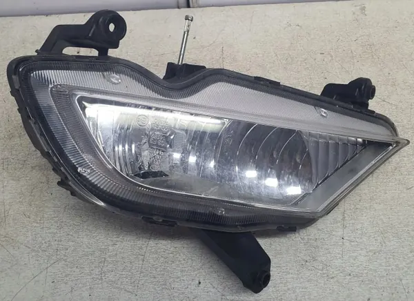 OEM 92201-C8000 Vänster Halogenstrålkastare för Hyundai i20 image 2